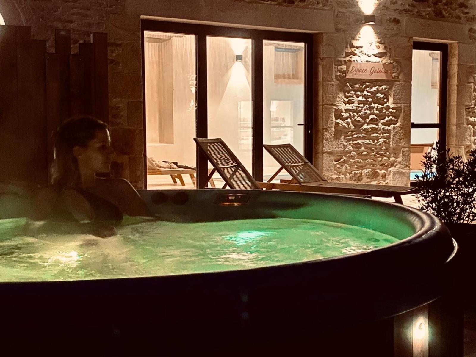 Le Domaine De Soani - Piscine Interieure, Jacuzzis & Sauna Adult Only Saint-Évarzec Dış mekan fotoğraf